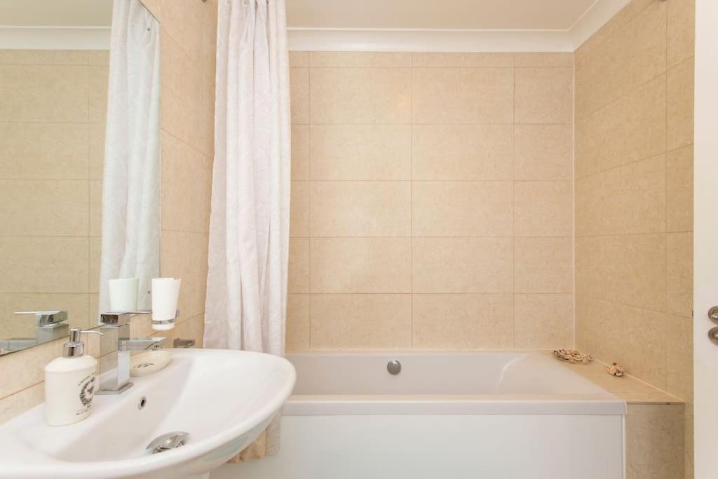 2 Bed Room Flat Near Westfield, West London Exteriör bild
