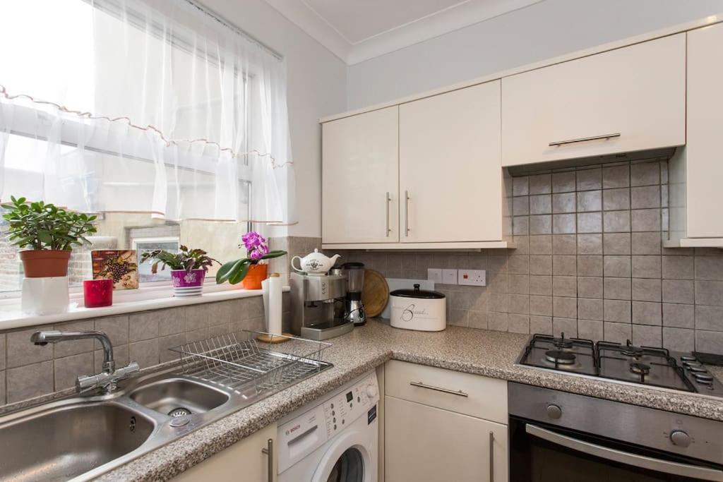 2 Bed Room Flat Near Westfield, West London Exteriör bild
