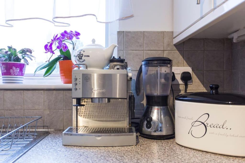 2 Bed Room Flat Near Westfield, West London Exteriör bild
