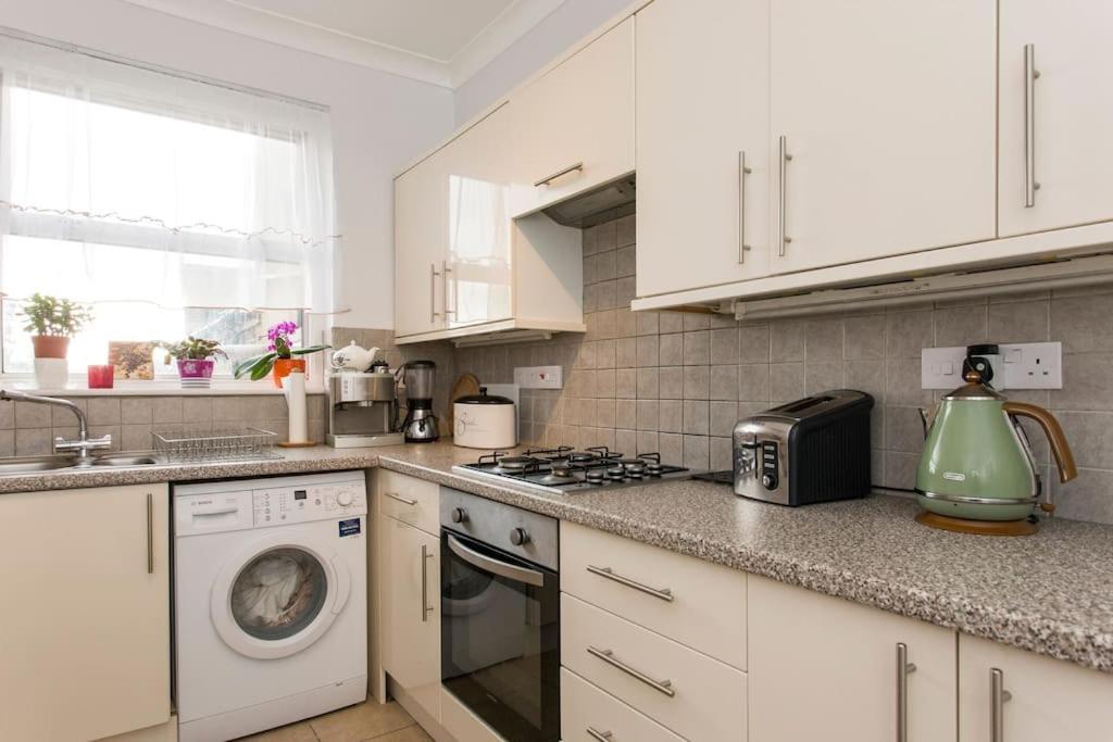 2 Bed Room Flat Near Westfield, West London Exteriör bild